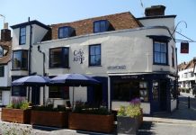 Cafe des Amis celebrates its 30th birthday