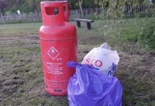 Travellers leave field – and disgusting mess behind