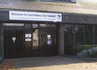 Council votes to limit democracy